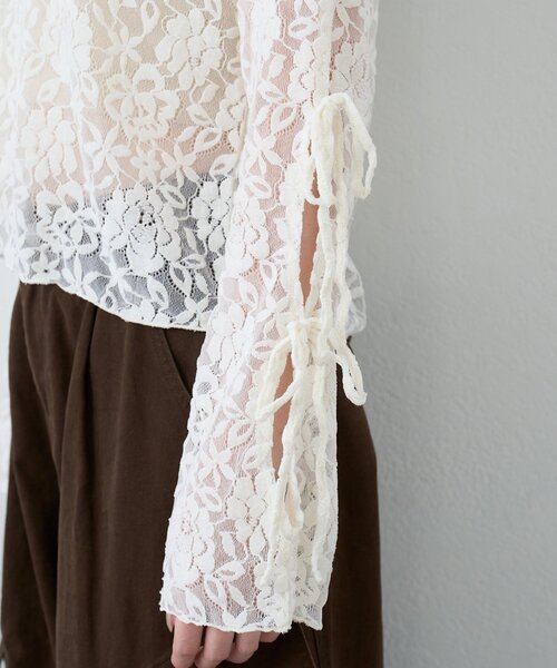 袖カットアウトレースプルオーバー（Tシャツ/カットソー
