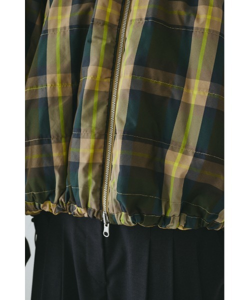 HeRIN.CYE（ヘリンドットサイ）の「Reversible Circle blouson　　リバーシブルサークルブルゾン（ブルゾン・レディース・ブラック/ベージュ/マジェンタ・36/38）」の5枚目の写真