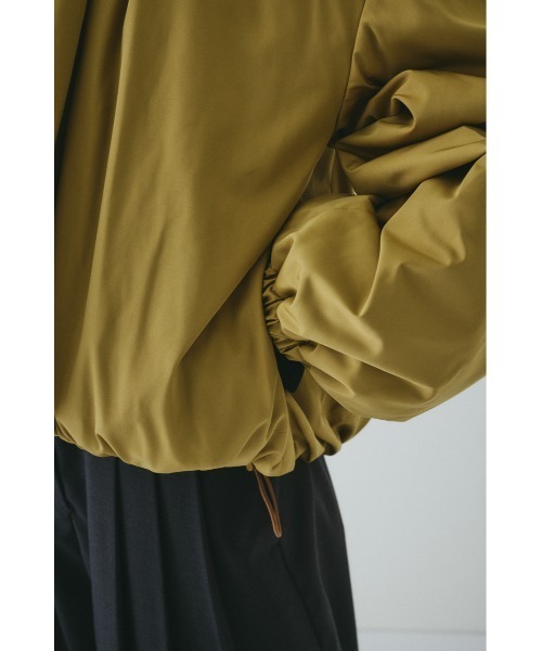 HeRIN.CYE（ヘリンドットサイ）の「Reversible Circle blouson　　リバーシブルサークルブルゾン（ブルゾン・レディース・ブラック/ベージュ/マジェンタ・36/38）」の6枚目の写真