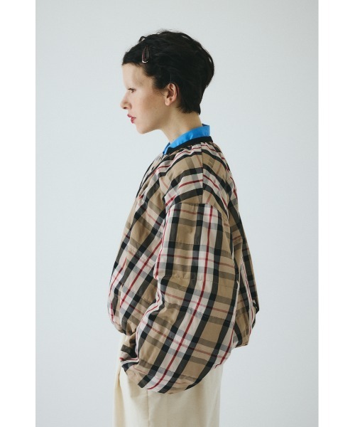 HeRIN.CYE（ヘリンドットサイ）の「Reversible Circle blouson　　リバーシブルサークルブルゾン（ブルゾン・レディース・ブラック/ベージュ/マジェンタ・36/38）」の10枚目の写真