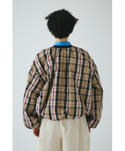 HeRIN.CYE（ヘリンドットサイ）の「Reversible Circle blouson　　リバーシブルサークルブルゾン（ブルゾン・レディース・ブラック/ベージュ/マジェンタ・36/38）」の11枚目の写真