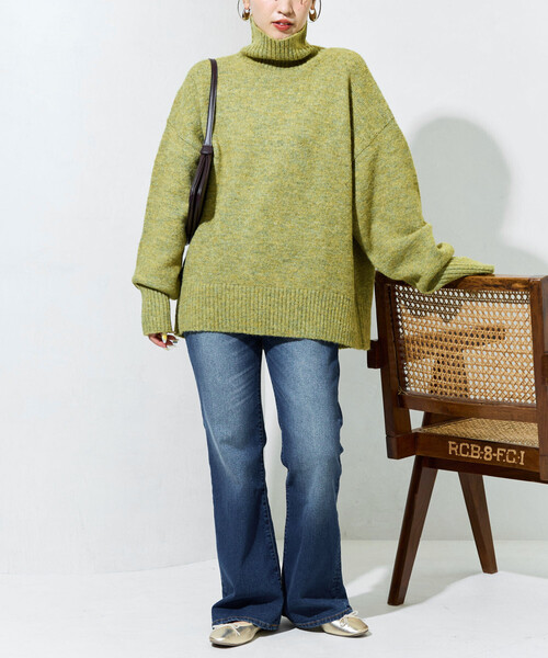 秋に活躍！ダークブルー タートルネック プリーツトップス 秋に活躍