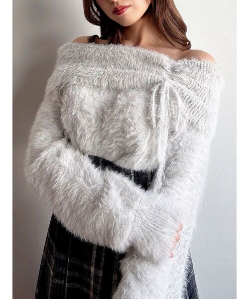 RESEXXY（リゼクシー）の「ストリングシャギーオフショルニットトップス（ニット/セーター・レディース・ホワイト/ピンク/ライトグレー・FREE）」の20枚目の写真