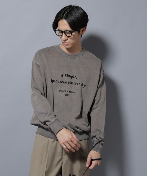 NANO universe(ナノユニバース)の「ヴィンテージライク エディトリアル デザインスウェット(スウェット・メンズ・チャコール/オフホワイト/ブラウン・L/M)」の3枚目の写真