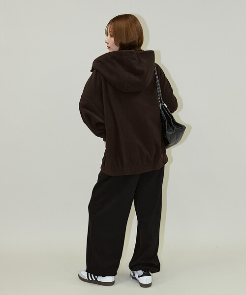 PUBLUX(パブリュクス)の「PUBLUX/パブリュクス レタリング 刺繍 フリース ジップ ビッグ パーカー 限定展開(パーカー・レディース・ブラウン/ナチュラル/チャコールグレー・フリ-)」の6枚目の写真