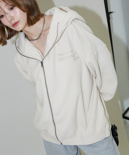 PUBLUX(パブリュクス)の「PUBLUX/パブリュクス レタリング 刺繍 フリース ジップ ビッグ パーカー 限定展開(パーカー・レディース・ブラウン/ナチュラル/チャコールグレー・フリ-)」の9枚目の写真