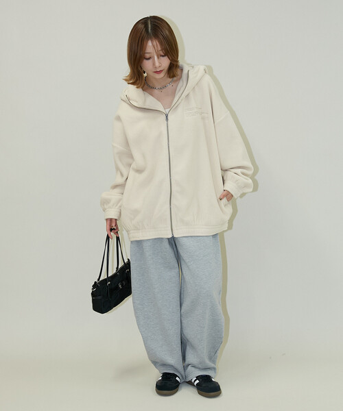 PUBLUX(パブリュクス)の「PUBLUX/パブリュクス レタリング 刺繍 フリース ジップ ビッグ パーカー 限定展開(パーカー・レディース・ブラウン/ナチュラル/チャコールグレー・フリ-)」の12枚目の写真