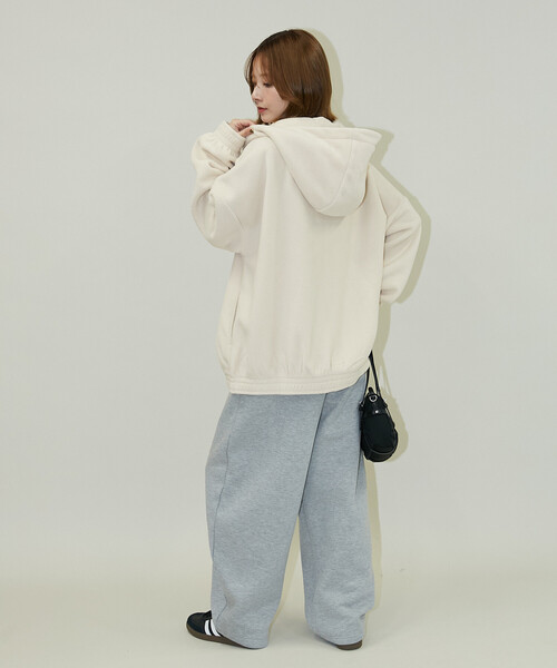 PUBLUX(パブリュクス)の「PUBLUX/パブリュクス レタリング 刺繍 フリース ジップ ビッグ パーカー 限定展開(パーカー・レディース・ブラウン/ナチュラル/チャコールグレー・フリ-)」の13枚目の写真