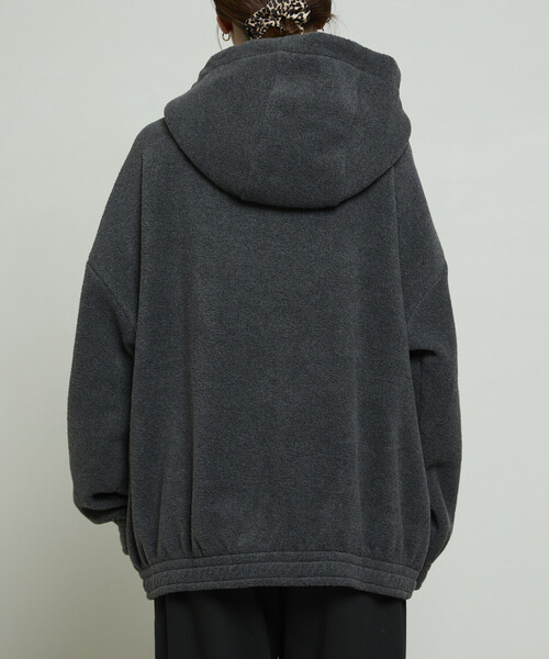 PUBLUX(パブリュクス)の「PUBLUX/パブリュクス レタリング 刺繍 フリース ジップ ビッグ パーカー 限定展開(パーカー・レディース・ブラウン/ナチュラル/チャコールグレー・フリ-)」の20枚目の写真