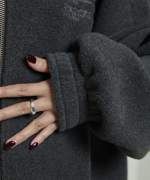 PUBLUX(パブリュクス)の「PUBLUX/パブリュクス レタリング 刺繍 フリース ジップ ビッグ パーカー 限定展開(パーカー・レディース・ブラウン/ナチュラル/チャコールグレー・フリ-)」の22枚目の写真