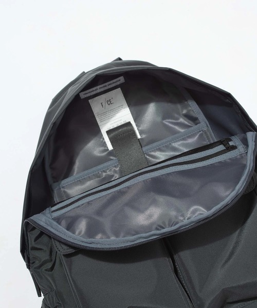 F/CE. (エフシーイー)の「F/CE./エフシーイー 420 re/cor UTILITY DAY PACK 17L(バックパック/リュック・メンズ・ブラック/グレー・FREE)」の6枚目の写真