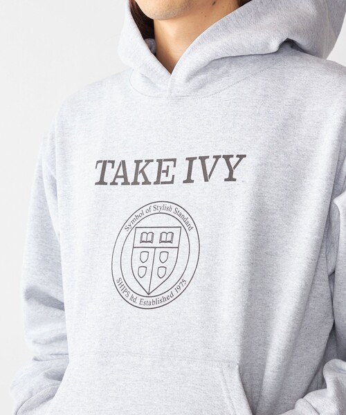 SHIPS（シップス）の「SHIPS×TAKE IVY:『TAKE NVY』カレッジロゴ スウェット フーディ（パーカー・メンズ・ライトグレー/ネイビー・SMALL/MEDIUM/LARGE）」の18枚目の写真