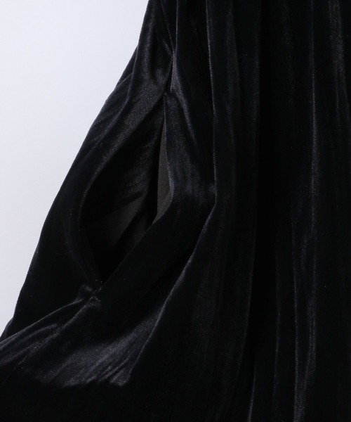 JEANASIS(ジーナシス)の「Vネックベロアワンピース/605906(ワンピース・レディース・ダークブラウン/ブラック・FREE)」の6枚目の写真