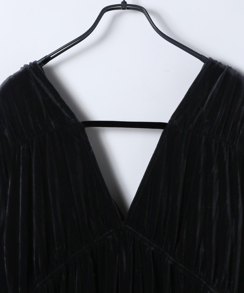 JEANASIS(ジーナシス)の「Vネックベロアワンピース/605906(ワンピース・レディース・ダークブラウン/ブラック・FREE)」の7枚目の写真