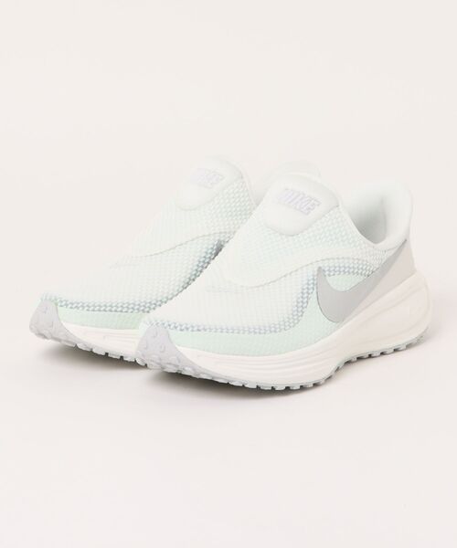 NIKE(ナイキ)の「《NIKE》Revolution 8 EasyOn(スリッポン・レディース・ダークネイビー/ブラック/ホワイト/パープル系/ホワイト系その他/ホワイト×シルバー/ブラック×ブラック/ホワイト系その他2・25.0cm/24.5cm/24.0cm/23.5cm/23.0cm/22.5cm)」の4枚目の写真