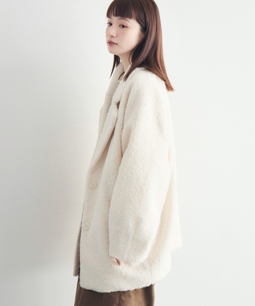 RETRO GIRL(レトロガール)の「【WEB限定】ループボアテーラードコート(チェスターコート・レディース・ブラック/チャコールグレー/ベージュ/ブラウン/アイボリー・FREE)」の7枚目の写真