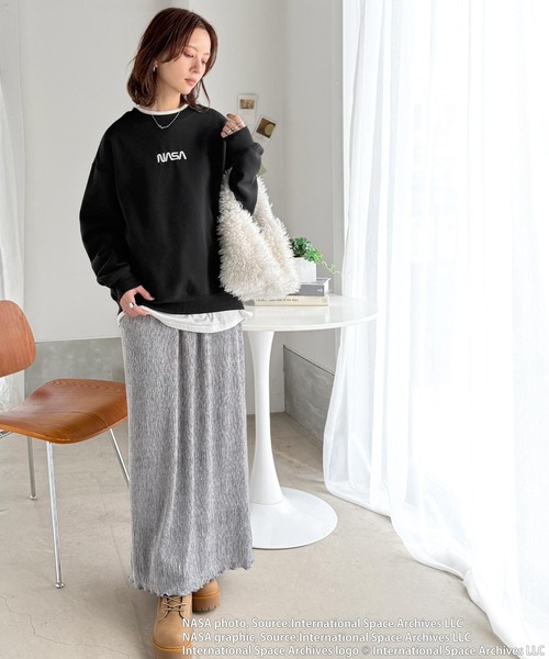 NASA(ナサ)の「《JaVaジャバコラボ》数量限定!シンプル刺繍で着回し力抜群♪【NASAテーマ】フロントミニロゴ裏起毛スウェットトップス(スウェット・レディース・ブラック/オートミール・X-LARGE/LARGE/MEDIUM/SMALL)」の10枚目の写真