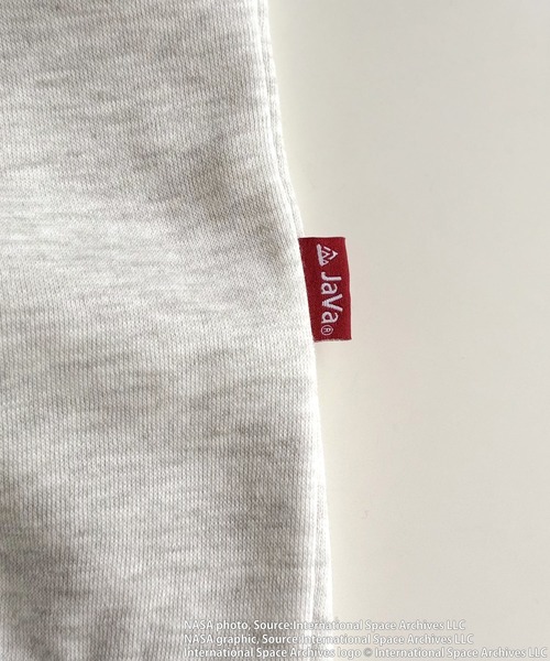 NASA(ナサ)の「《JaVaジャバコラボ》数量限定!シンプル刺繍で着回し力抜群♪【NASAテーマ】フロントミニロゴ裏起毛スウェットトップス(スウェット・レディース・ブラック/オートミール・X-LARGE/LARGE/MEDIUM/SMALL)」の15枚目の写真