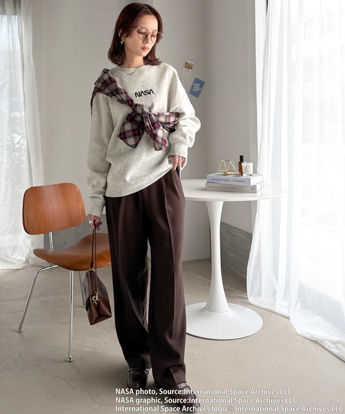 NASA(ナサ)の「《JaVaジャバコラボ》数量限定!シンプル刺繍で着回し力抜群♪【NASAテーマ】フロントミニロゴ裏起毛スウェットトップス(スウェット・レディース・ブラック/オートミール・X-LARGE/LARGE/MEDIUM/SMALL)」の17枚目の写真