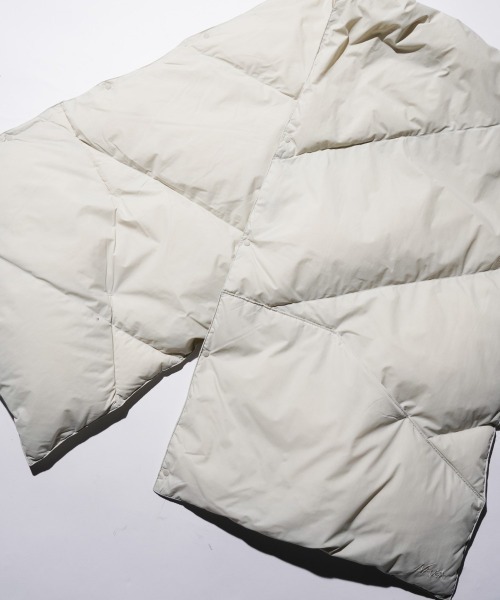 NANGA（ナンガ）の「NANGA / ナンガ DOWN PONCHO MUFFLER ダウンポンチョマフラー（マフラー・レディース・ベージュ/ブラック/アイボリー/カーキ・FREE）」の9枚目の写真