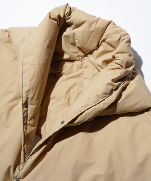 NANGA（ナンガ）の「NANGA / ナンガ DOWN PONCHO MUFFLER ダウンポンチョマフラー（マフラー・レディース・ベージュ/ブラック/アイボリー/カーキ・FREE）」の17枚目の写真