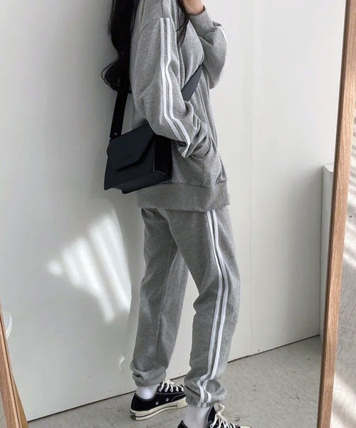 lulufa(ルルファ)の「サイドラインZIPパーカー パンツ スウェットジャージ セットアップ 上下セット /韓国ストリート(ジャージ・レディース・ブラック/グレー・MEDIUM/LARGE)」の5枚目の写真