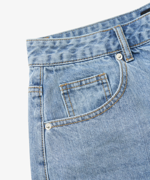 TOFFEE(トフィー)の「ウォッシュドハーフデニムパンツ(ライトブルー)(その他パンツ・メンズ・その他・SMALL/MEDIUM/LARGE/X-LARGE)」の5枚目の写真
