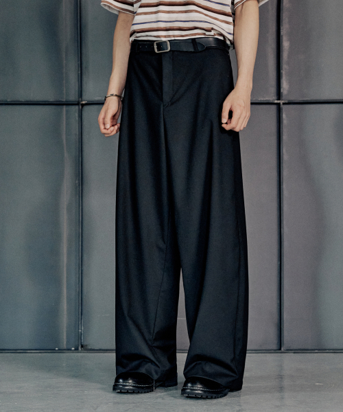 P.IN.O(ピインオ)の「ハーフバンディングワイドセミカーブドスラックス - ブラック(スラックス・メンズ・その他・SMALL/MEDIUM/LARGE/X-LARGE)」の1枚目の写真