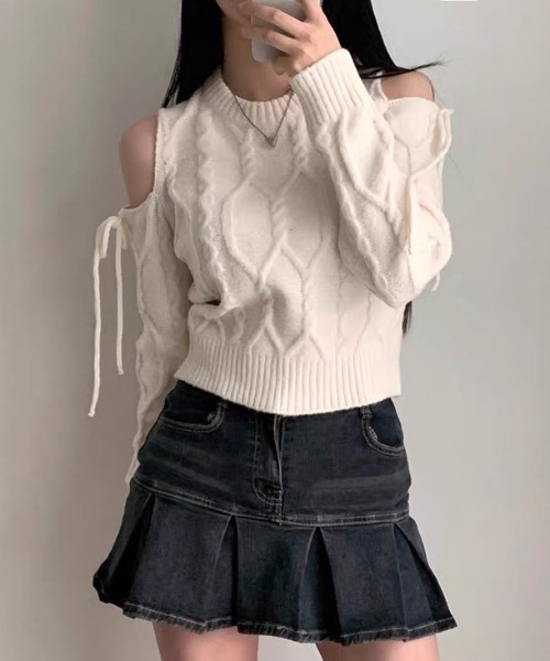 ampm(エーエムピーエム)の「ショルダーカットケーブルニットプルオーバー(ニット/セーター・レディース・レッド/ホワイト/ブラック・FREE)」の13枚目の写真