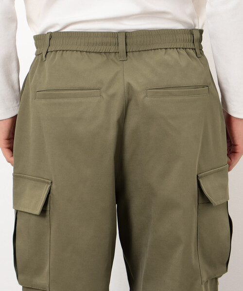 COMME CA ISM(コムサイズム)の「ポリエステルツイル ワイドシルエット カーゴパンツ(カーゴパンツ・メンズ・ブラック/カーキ・LARGE/MEDIUM)」の11枚目の写真