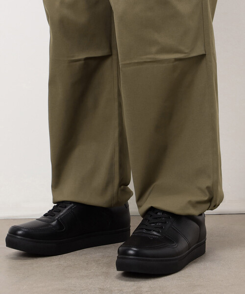 COMME CA ISM(コムサイズム)の「ポリエステルツイル ワイドシルエット カーゴパンツ(カーゴパンツ・メンズ・ブラック/カーキ・LARGE/MEDIUM)」の6枚目の写真