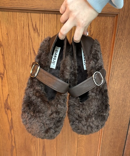 LAC-VERT（ラック・ヴェール）の「ベルトデザインボアフラットシューズ（パンプス・レディース・ブラウン/アイボリー・MEDIUM/LARGE）」の2枚目の写真