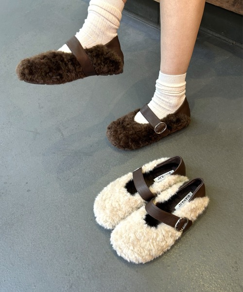 LAC-VERT（ラック・ヴェール）の「ベルトデザインボアフラットシューズ（パンプス・レディース・ブラウン/アイボリー・MEDIUM/LARGE）」の5枚目の写真