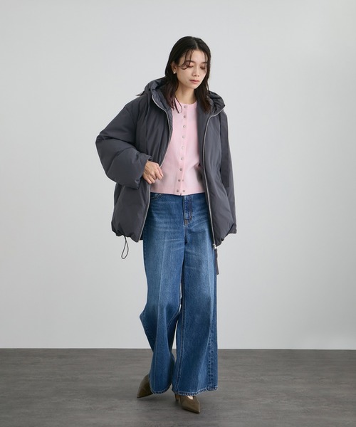 SALON adam et rope'（サロン アダム エ ロペ）の「【WEB・一部店舗限定】ブルジョンボタンクルーネックカーディガン（カーディガン/ボレロ・レディース・ブラック/グレー/ピンク・FREE）」の15枚目の写真