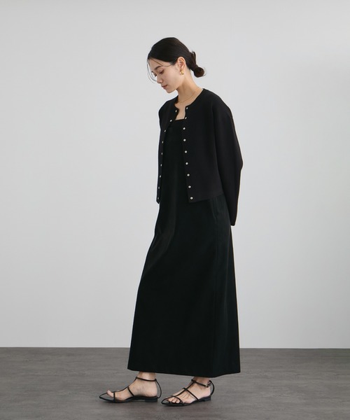 SALON adam et rope'（サロン アダム エ ロペ）の「【WEB・一部店舗限定】ブルジョンボタンクルーネックカーディガン（カーディガン/ボレロ・レディース・ブラック/グレー/ピンク・FREE）」の6枚目の写真