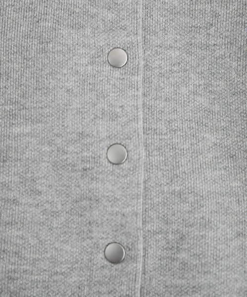 SALON adam et rope'（サロン アダム エ ロペ）の「【WEB・一部店舗限定】ブルジョンボタンクルーネックカーディガン（カーディガン/ボレロ・レディース・ブラック/グレー/ピンク・FREE）」の18枚目の写真