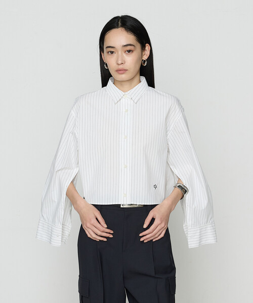 COMME CA(コムサ)の「〔 TALLサイズ 〕 ストライプタイプライター/バルキーオックスフォード クロップドシャツ(シャツ/ブラウス・レディース・ホワイト/ネイビー/ブルー・15号)」の1枚目の写真