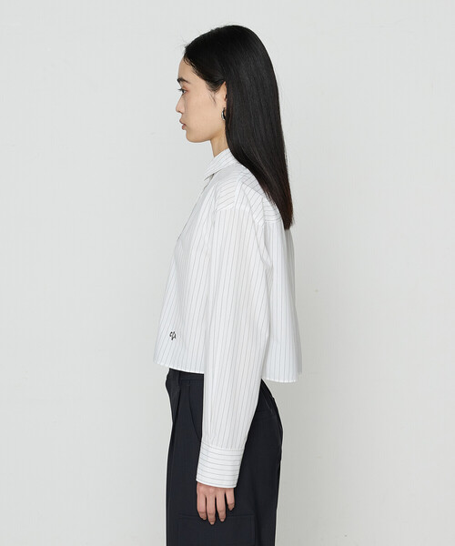 COMME CA(コムサ)の「〔 TALLサイズ 〕 ストライプタイプライター/バルキーオックスフォード クロップドシャツ(シャツ/ブラウス・レディース・ホワイト/ネイビー/ブルー・15号)」の7枚目の写真