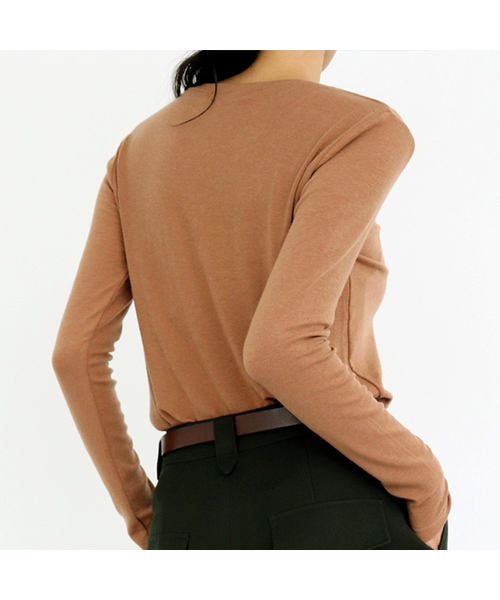 TOGE(トジ)の「wool tencel long sleeve top(Tシャツ/カットソー・レディース・ホワイト/ブラック/グレー/キャメル・FREE)」の4枚目の写真