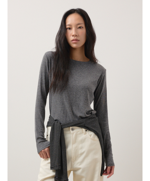 TOGE(トジ)の「wool tencel long sleeve top(Tシャツ/カットソー・レディース・ホワイト/ブラック/グレー/キャメル・FREE)」の6枚目の写真