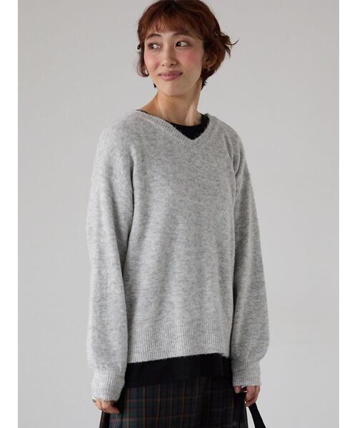 Lugnoncure（ルノンキュール）の「もちもちメランジVネックニット（ニット/セーター・レディース・グレー/チャコールグレー/ブルー/グリーン/ベージュ・F）」の2枚目の写真