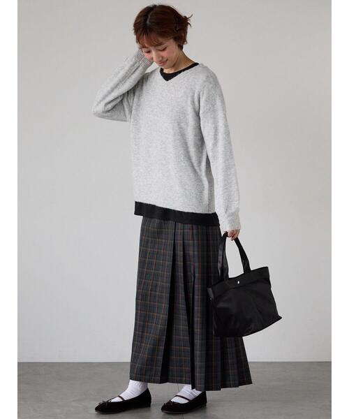 Lugnoncure（ルノンキュール）の「もちもちメランジVネックニット（ニット/セーター・レディース・グレー/チャコールグレー/ブルー/グリーン/ベージュ・F）」の9枚目の写真