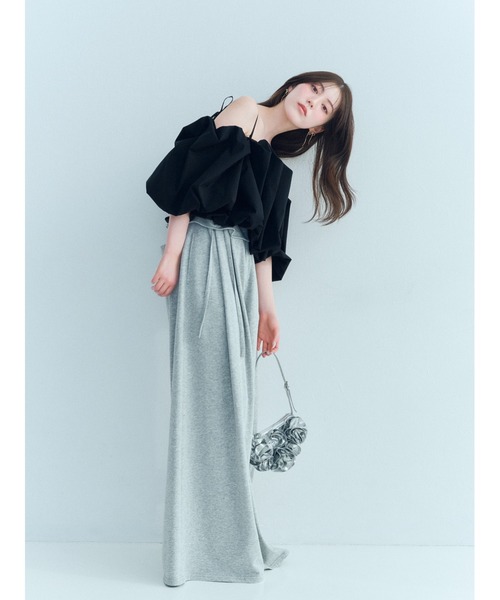 SNIDEL（スナイデル）の「オフショルタックバルーンブラウス（シャツ/ブラウス・レディース・ライラック/ブラック/ホワイト・F）」の6枚目の写真