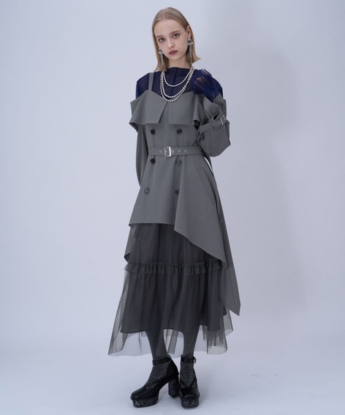 HARE（ハレ）の「オフショルトレンチワンピース(HARE)（ワンピース・レディース・グレー/ブラック/ベージュ・FREE）」の7枚目の写真