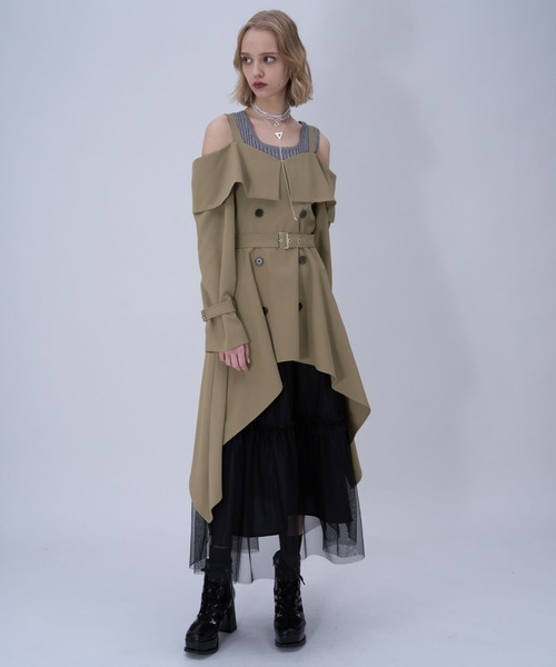 HARE（ハレ）の「オフショルトレンチワンピース(HARE)（ワンピース・レディース・グレー/ブラック/ベージュ・FREE）」の8枚目の写真