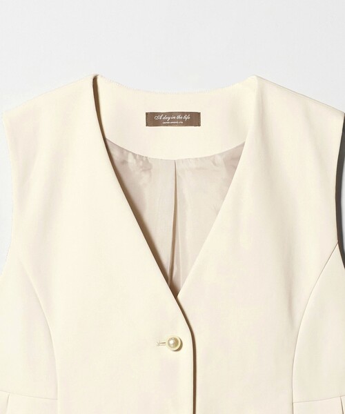 A DAY IN THE LIFE UNITED ARROWS（アデイインザライフユナイテッドアローズ）の「ダブルニット ペプラムベスト ‐セットアップ対応・ウォッシャブル‐＜A DAY IN THE LIFE＞（ベスト・レディース・オフホワイト/ブラック/ネイビー・FREE）」の16枚目の写真