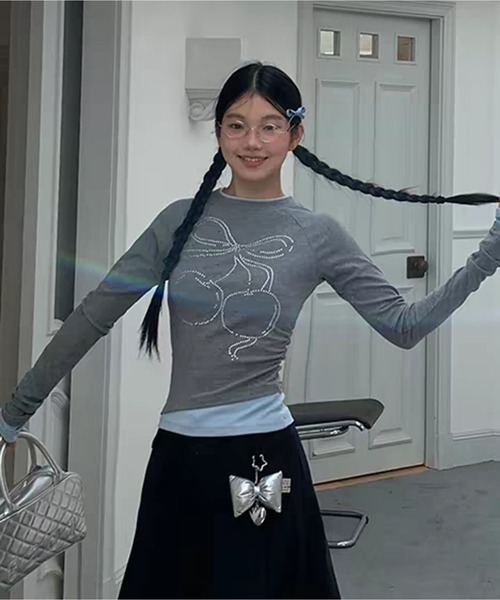 AsheKsha(アシクシャ)の「【26春夏新作】フェイクツーピース修身長袖(Tシャツ/カットソー・レディース・グレー・M)」の4枚目の写真