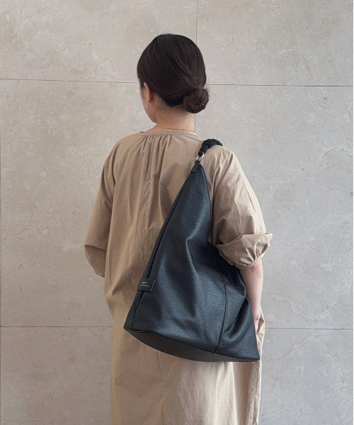 DRAW(ドロー)の「DRAW(ドロー) / トライアングル トートバッグ Woven handle Hobo Bag(トートバッグ・レディース・ベージュ/ブラック/ダークブラウン・FREE)」の5枚目の写真