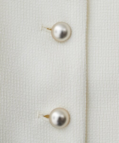 natural couture（ナチュラルクチュール）の「金釦ペプラムベスト（ベスト・レディース・ライトベージュ/ブラック/オフホワイト・FREE）」の18枚目の写真