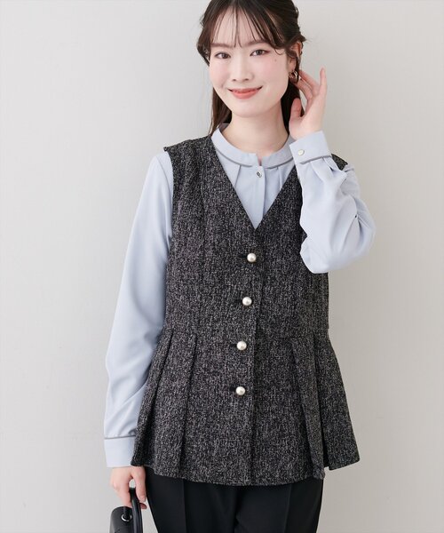 natural couture（ナチュラルクチュール）の「金釦ペプラムベスト（ベスト・レディース・ライトベージュ/ブラック/オフホワイト・FREE）」の21枚目の写真